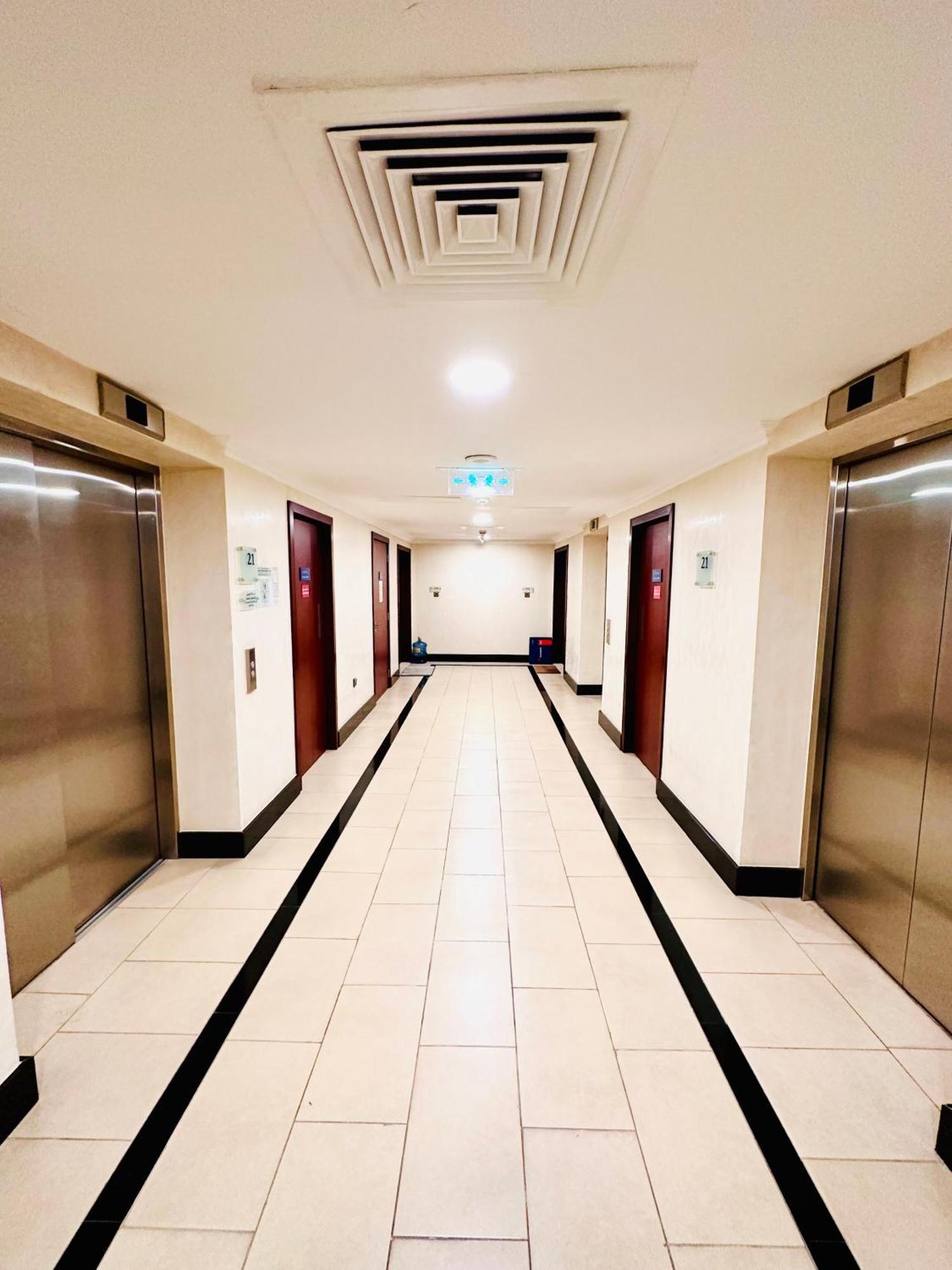 The Aero Hostel Dubai Dış mekan fotoğraf